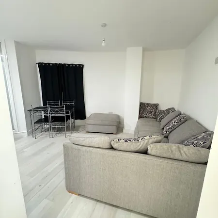 Cozy Double Westbury-on-trym Δωμάτια σε οικογενειακή κατοικία