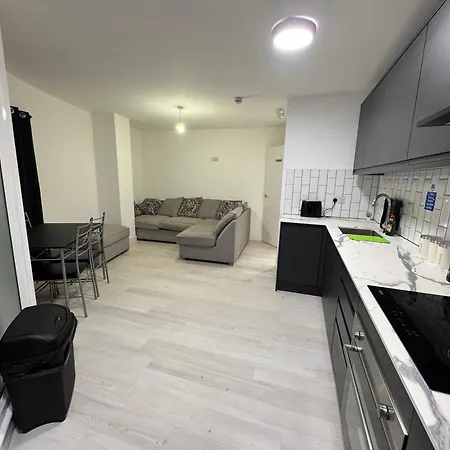 Cozy Double Westbury-on-trym Δωμάτια σε οικογενειακή κατοικία Μπρίστολ